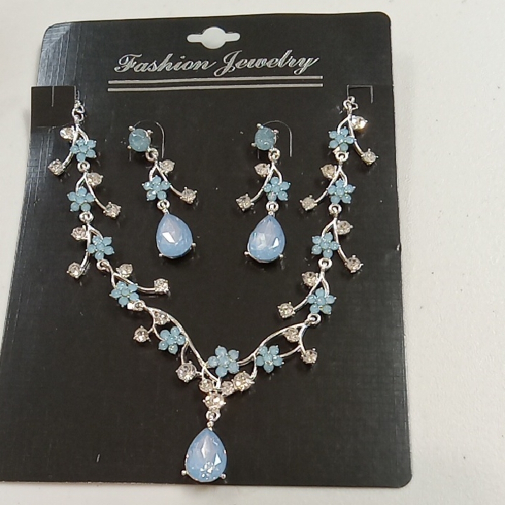 New Fashion Jewelry Blue and Silver Floral Necklace Set